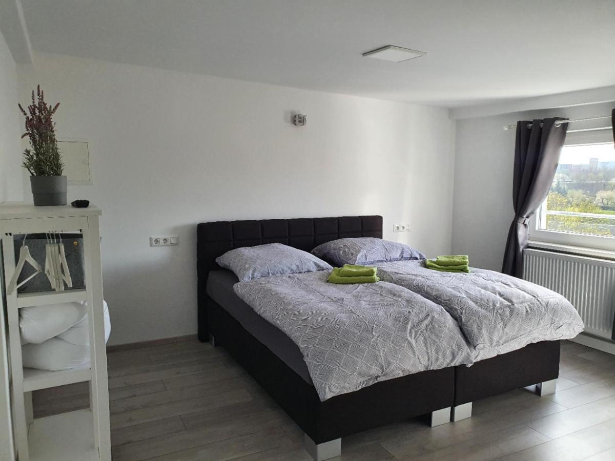 Zum Obstler - Gaststaette Und Pension Гера Екстер'єр фото